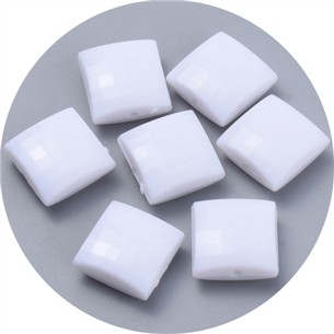 Koraliki kwadratowe fasetowane akrylowe białe 10x10x4,5mm 30szt-13494