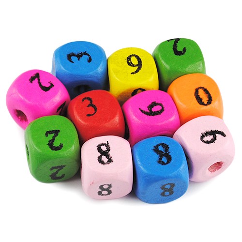 MIX koraliki kostki cyferki drewniane 10mm 24,4g 50szt-12912